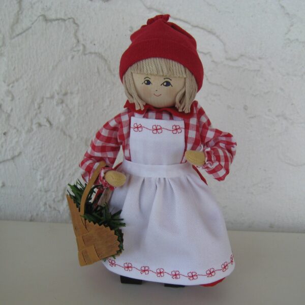 Lady Tomte with birch bark heart, 8", Butticki of Sweden