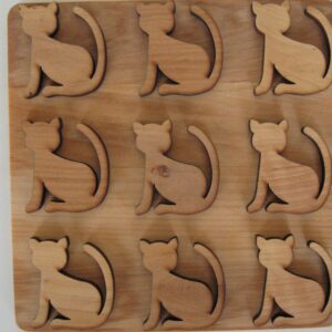 alder trivet with cat design 6.5" x 6'5" Made in Sweden