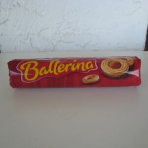 Ballerina Cookies with hazelnut filling