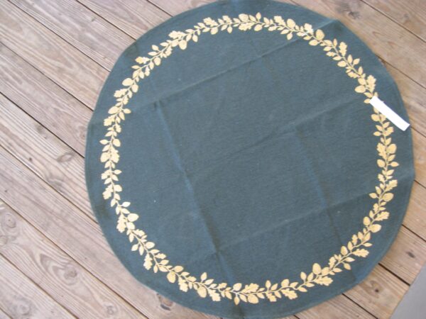 Christmas tree mat 43" diameter dark green w/oak motif Pluto of Sweden 100% cotton