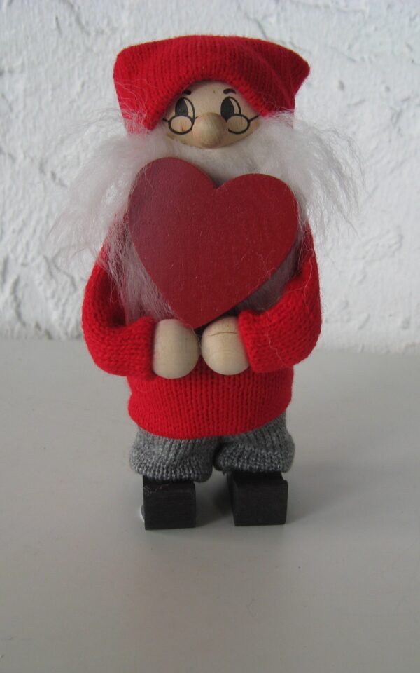 Tomte w/big heart  6"  Made in Sweden