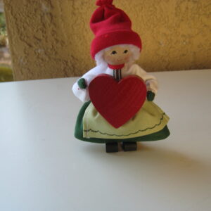 Tomte girl w/heart 6   Sweden