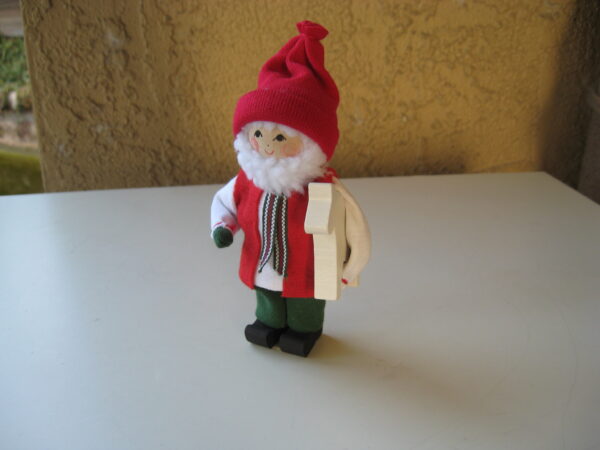 Tomte w/white Dala horse 6"   Sweden