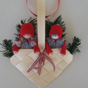 Tomte couple in straw heart bssket 10" x 7"
