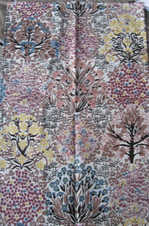 Almedahls "Botanic Gardens" tea towel 27" x 18"